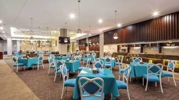 Lunch and dinner served