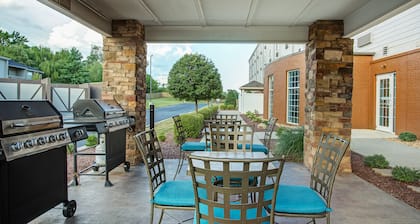 Candlewood Suites Bowling Green by IHG
