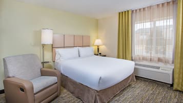 Dundyner, senger med overmadrass, safe på rommet og individuelt dekorert