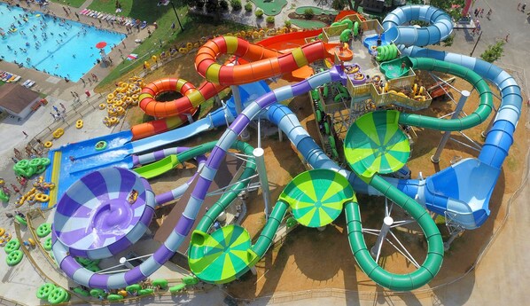 A water park with multiple slides and pools. - Candlewood Suites Bowling Green by IHG (Bowling Green)