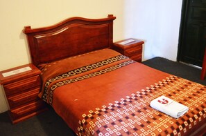 Individually furnished, blackout curtains, iron/ironing board, free WiFi