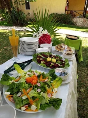 Breakfast, lunch, dinner served; Regional cuisine - Hotel Villas Chicanna (Calakmul)