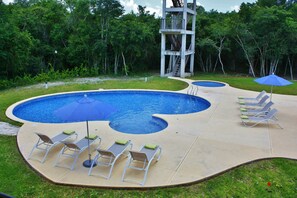 Outdoor pool - Hotel Villas Chicanna (Calakmul)