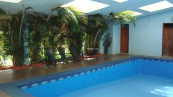 Piscine couverte, piscine extérieure