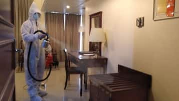 Minibar, in-room safe, desk, iron/ironing board
