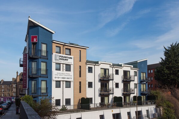 Front of property - Fountain Court Apartments - Harris (Edinburgh)
