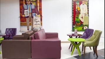 ๋ก๋น ์ข์ ๊ณต๊ฐ