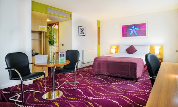 In-room safe, desk, blackout drapes, soundproofing - The Louis Fitzgerald Hotel (Dublin)
