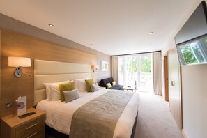 Deluxe Double or Twin Room, 1 Double Bed with Sofa bed, Balcony, Garden View