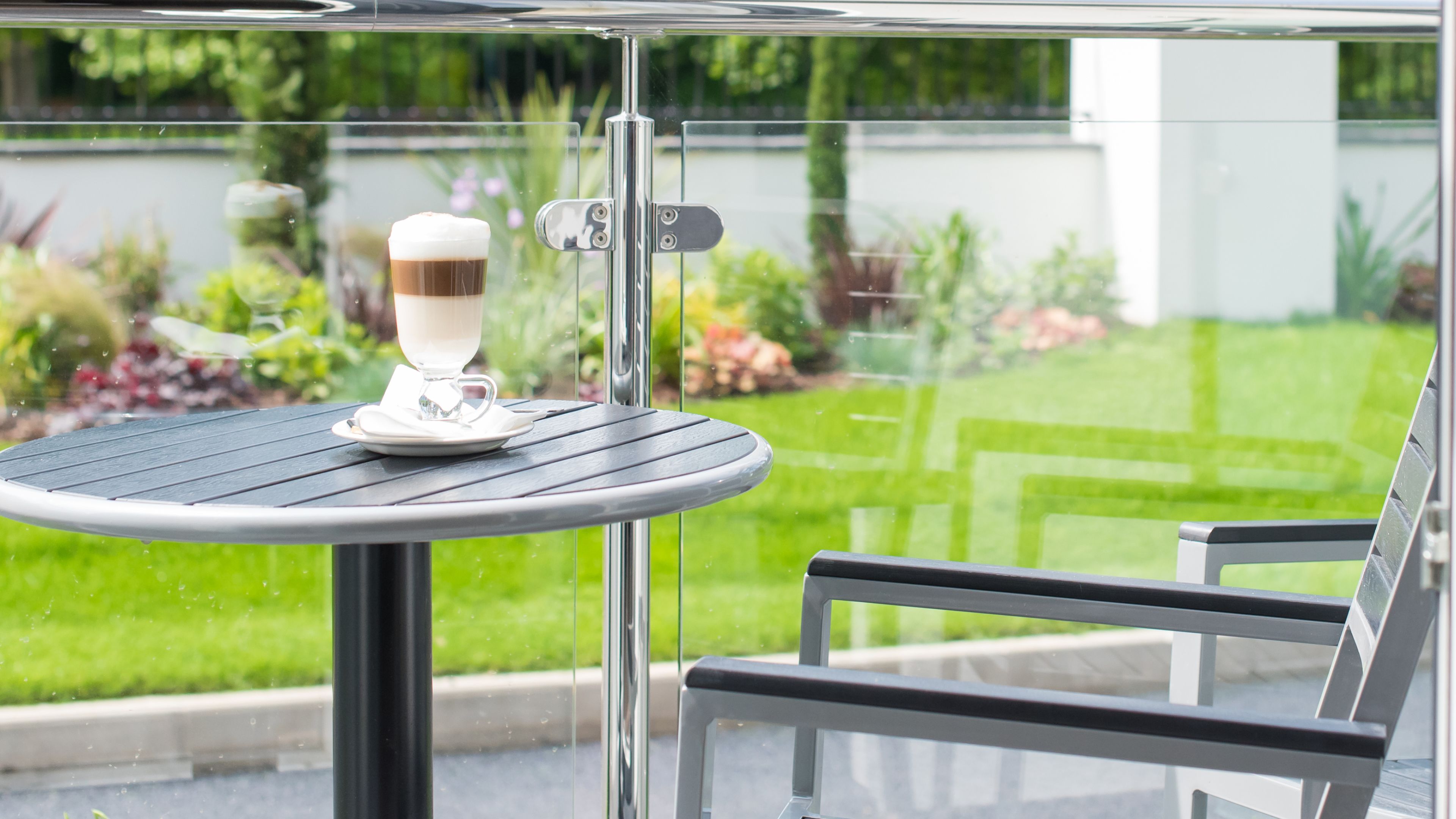 deluxe double or twin room, 1 double bed with sofa bed, balcony, garden view | terrace/patio