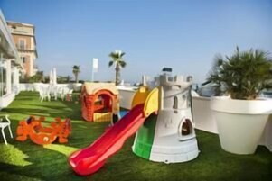 Área de juegos infantiles al aire libre
