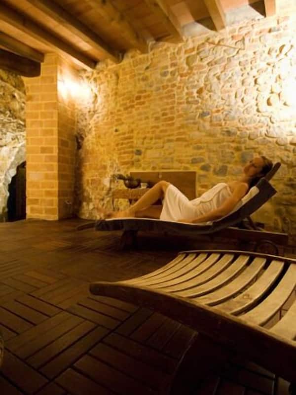 Sauna, hot tub, steam room, Turkish bath, body treatments, mud baths