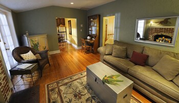 Patio, balcany or terrace at The Mango Inn Bed & Breakfast