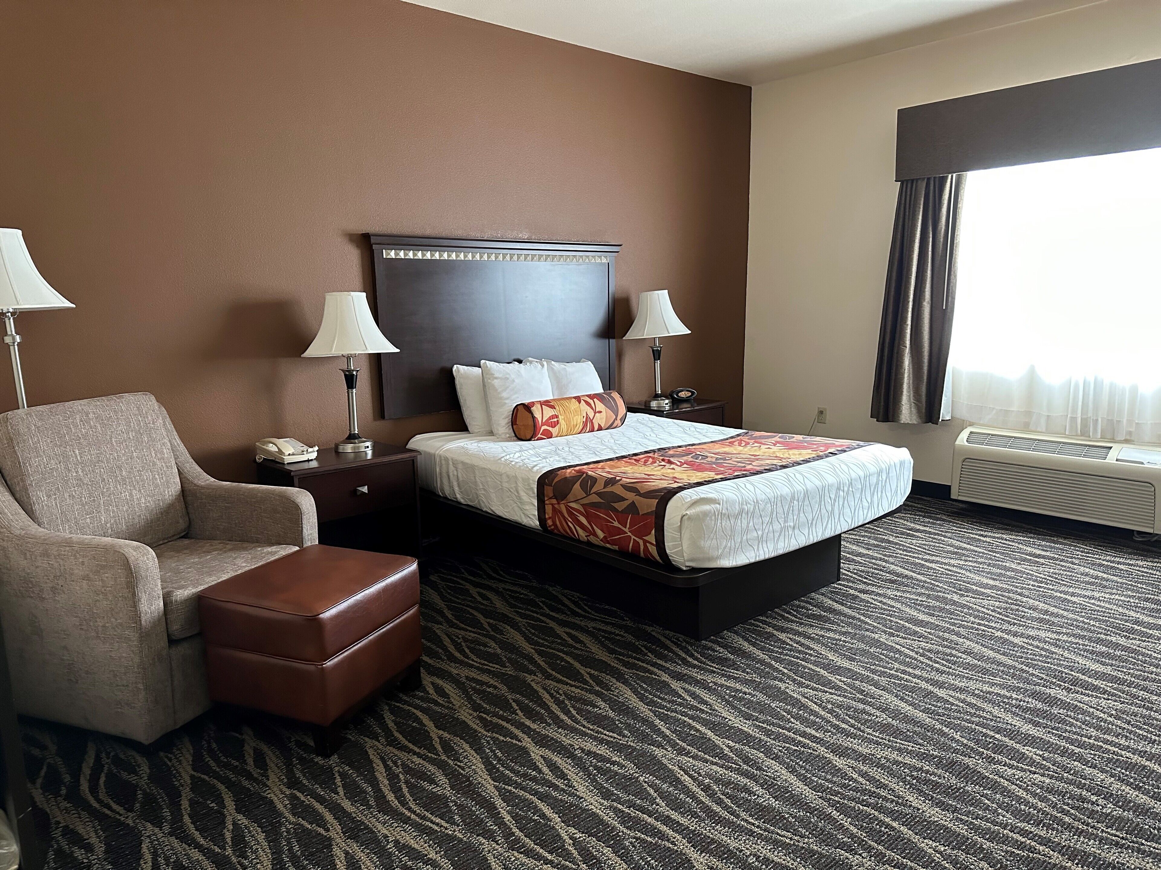 standard room, 1 queen bed, accessible, refrigerator & microwave | premium bedding, pillow-top beds, desk, blackout curtains