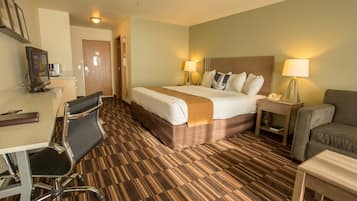 特色家居、办公桌、笔记本电脑工作区、遮光窗帘