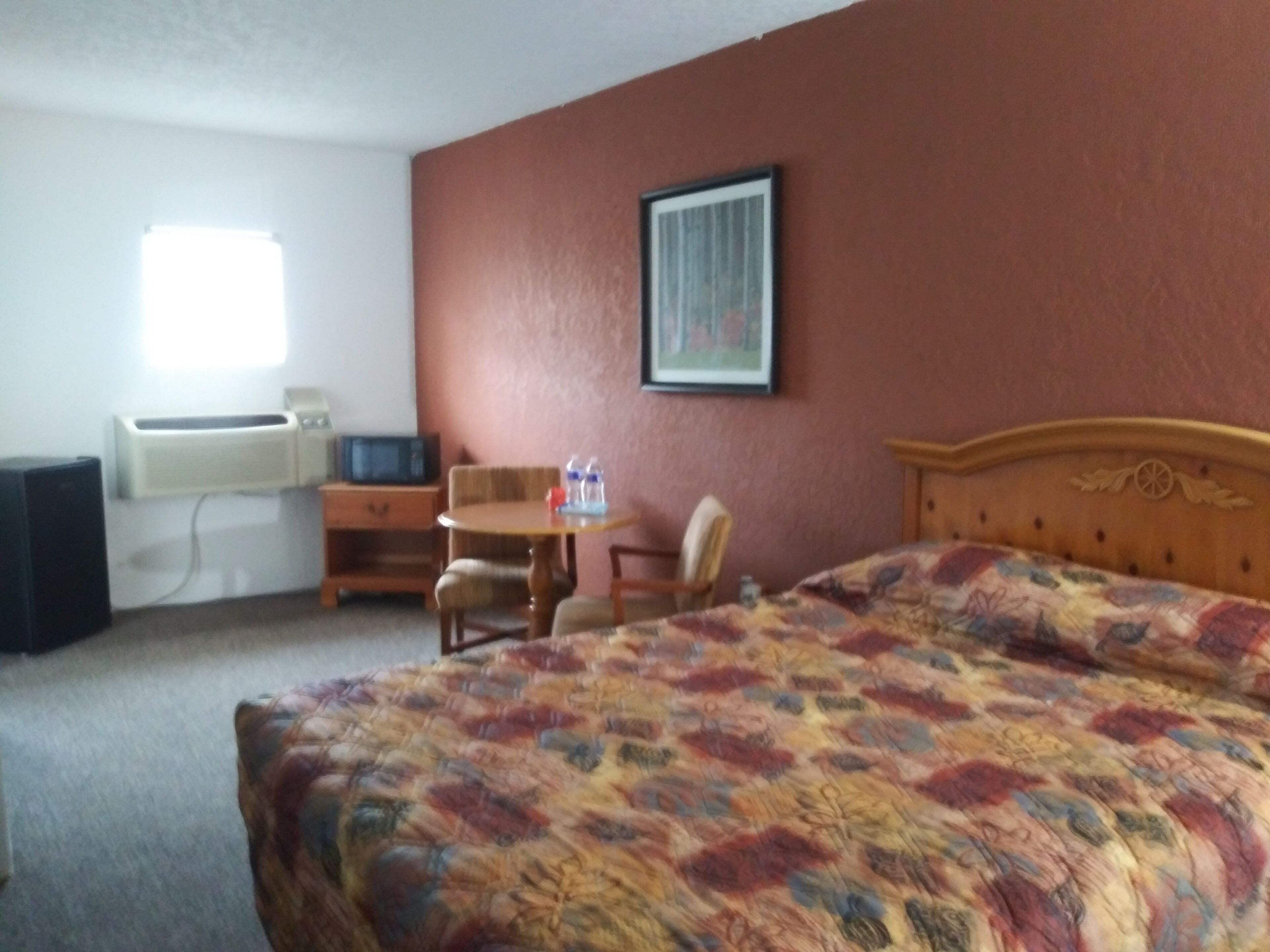 Blackout curtains, iron/ironing board, free rollaway beds, free WiFi