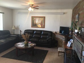 Lobby - Circle S Lodge (Gering)