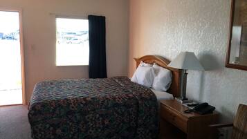 Basic Single Room, 1 Katil Ratu (Queen), Accessible | Bilik Mandi | Tuala disediakan