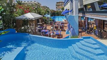 Outdoor pool, sun loungers