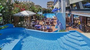Outdoor pool, sun loungers - Hotel Eur (Camaiore)
