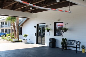 Fachada de la propiedad