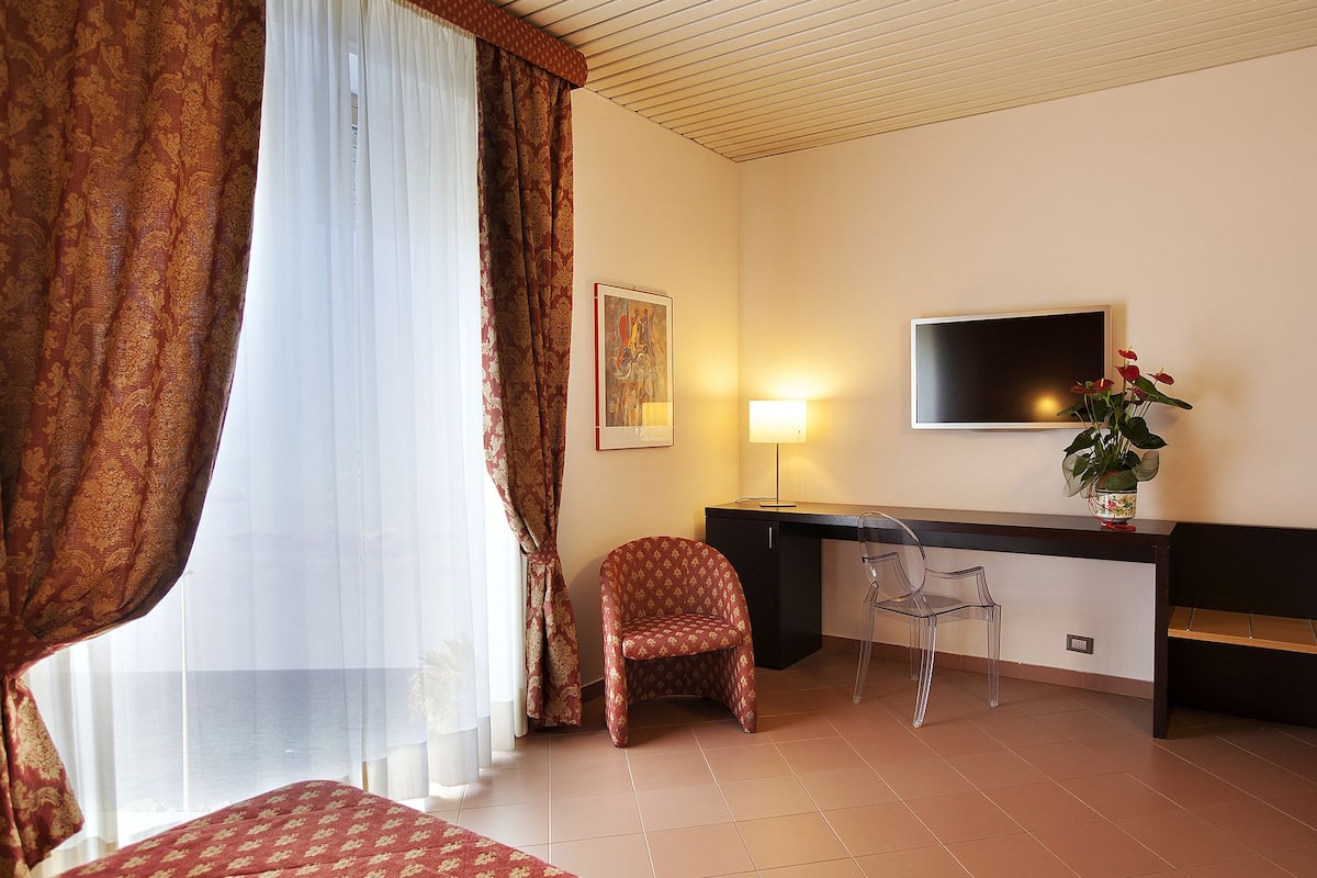 standard double room, 1 double or 2 single beds | premium bedding, tempur-pedic beds, minibar, in-room safe