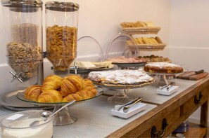 Café da manhã com buffet diário (EUR 16 por pessoa)