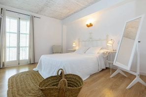 Blackout drapes, cribs/infant beds, free WiFi, bed sheets