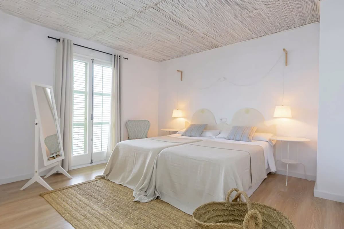 Blackout curtains, cots/infant beds, free WiFi, bed sheets