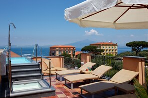 Bar accanto alla piscina