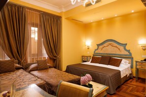 Superior Quadruple Room - Hotel Palazzo Guardati (Sorrento)