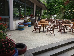 Petit déjeuner servi sur place