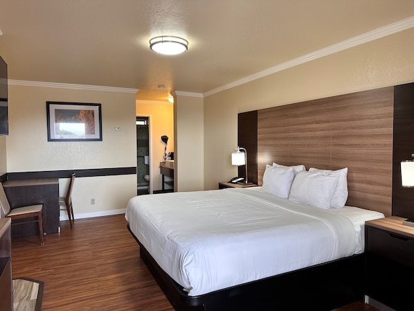 Standard Room, 1 King Bed