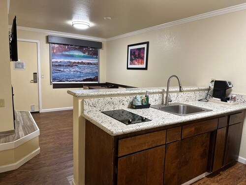 Beachwalker Inn and Suites