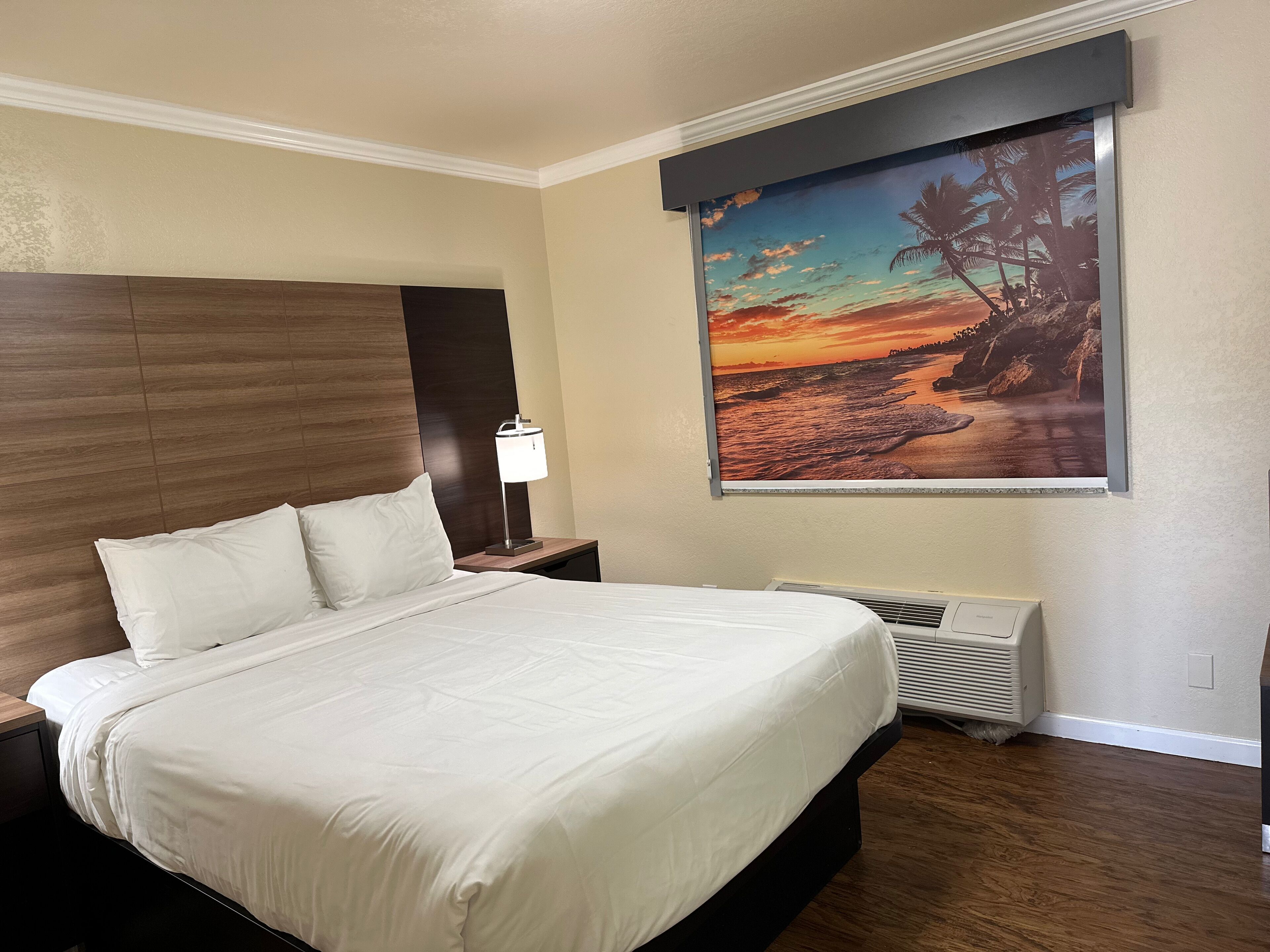 Deluxe Room | Iron/ironing board, free WiFi, bed sheets