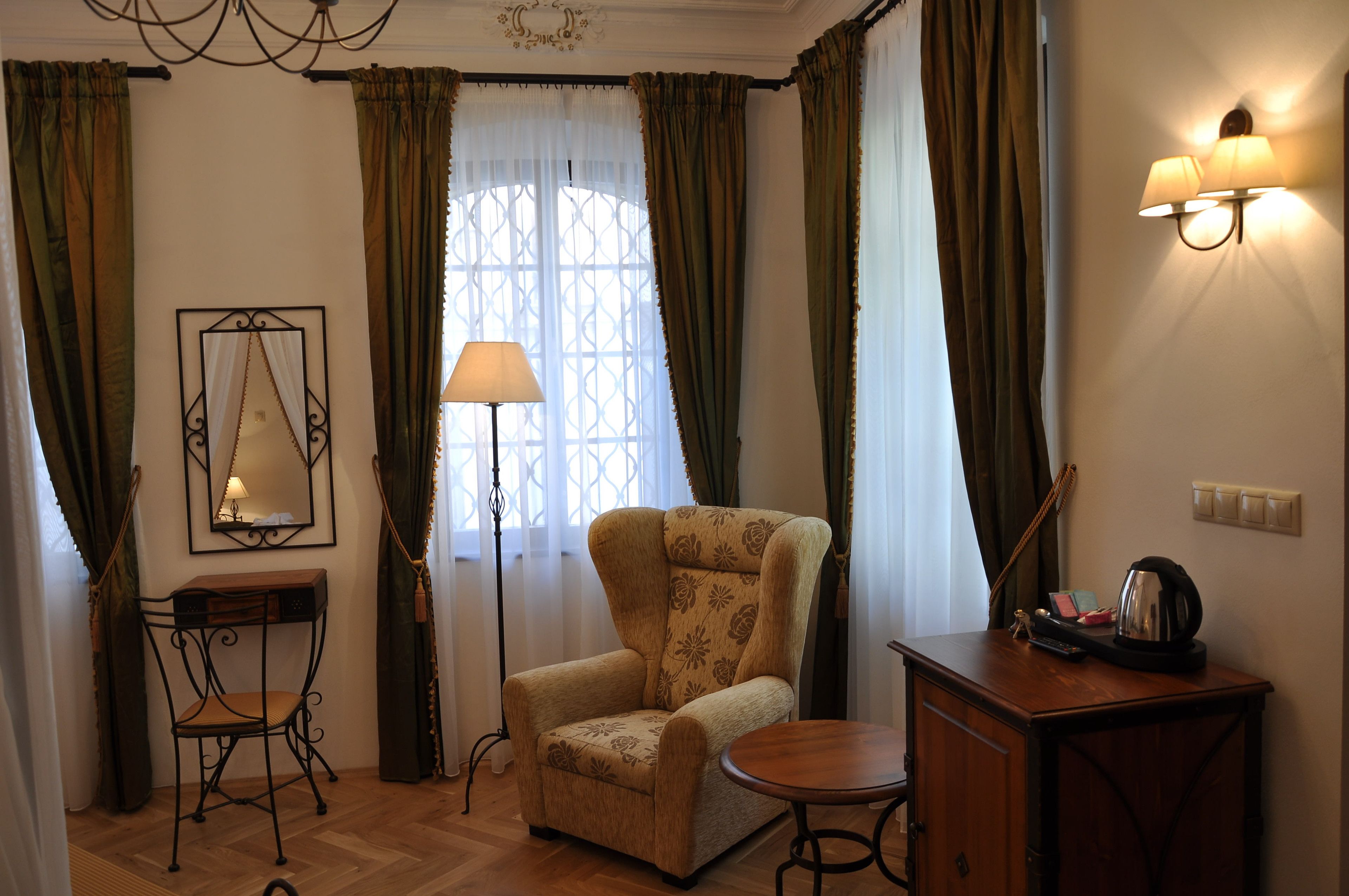 honeymoon suite | coffee and/or coffee maker