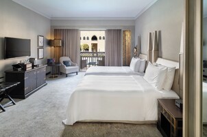 Deluxe Room Lake View - Ultimate Staycation with Attraction Tickets & Kids Go Free
