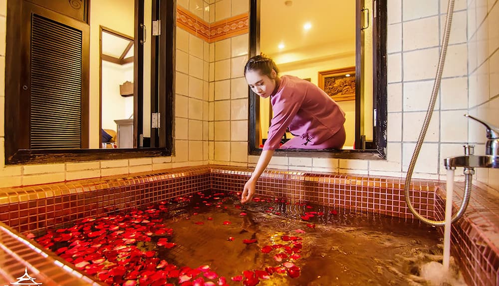 Raming Lodge Hotel & Spa by null