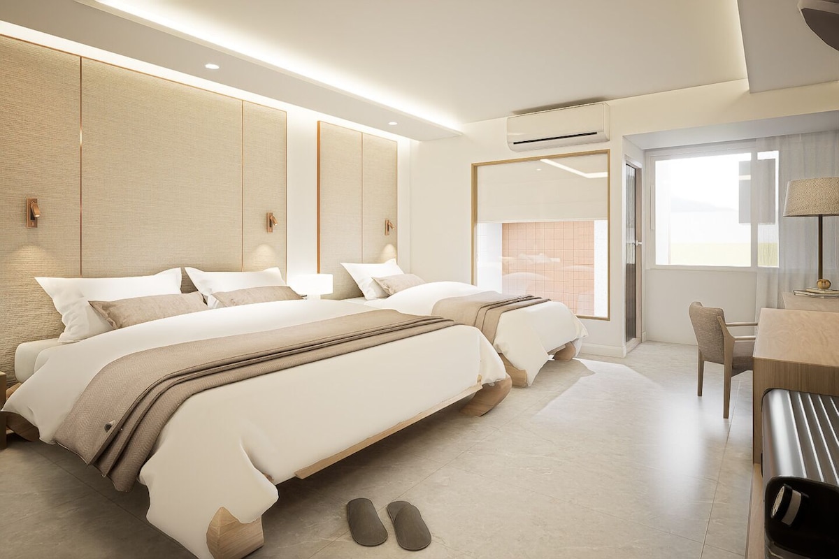 Premier Triple Room