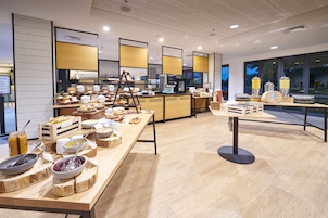 Desayuno buffet todos los días (con cargo)