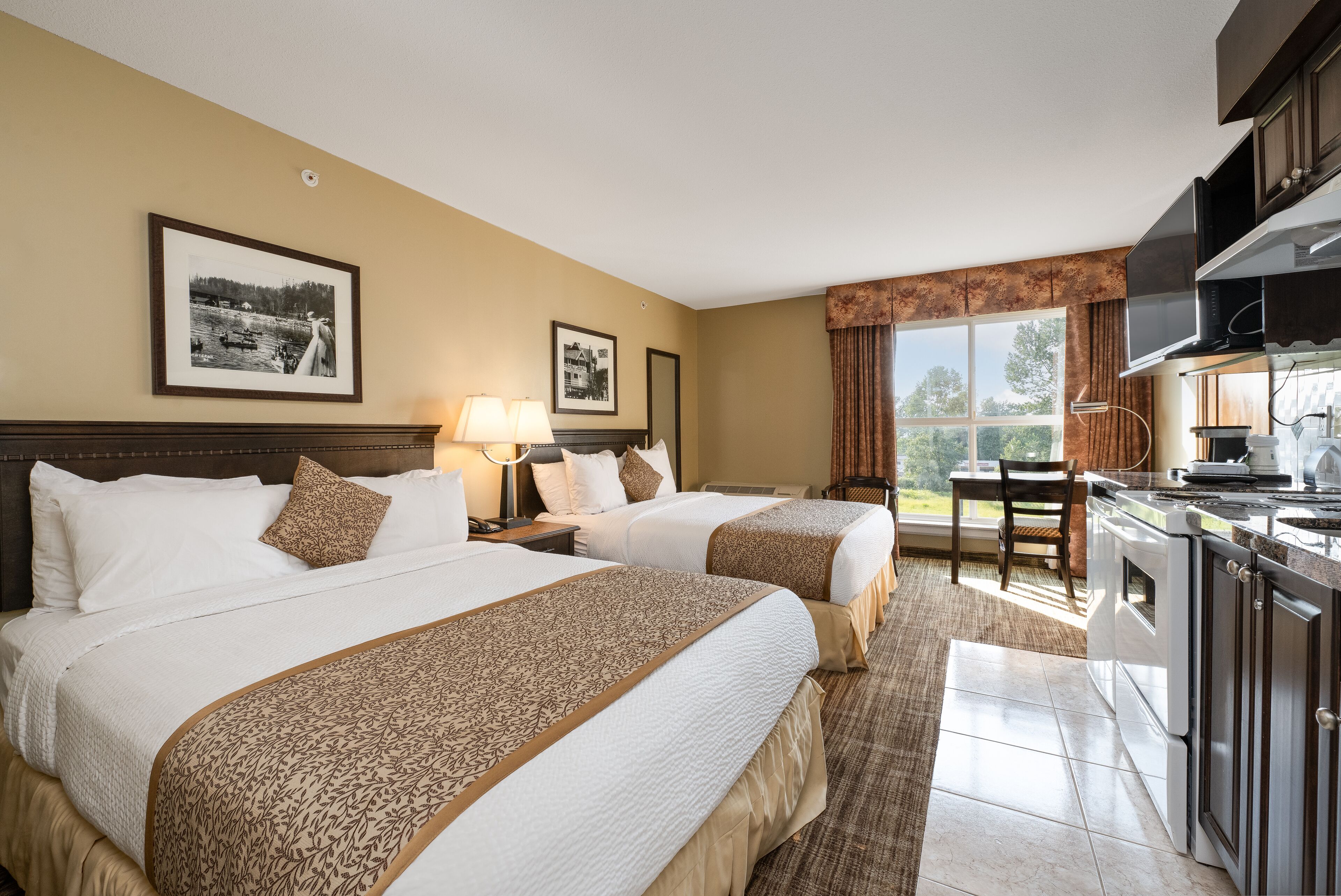 Efficiency, Phòng, 2 giường cỡ queen, không hút thuốc, bếp nhỏ | Nệm có lớp đệm bông, bàn, bàn ủi/dụng cụ ủi quần áo 