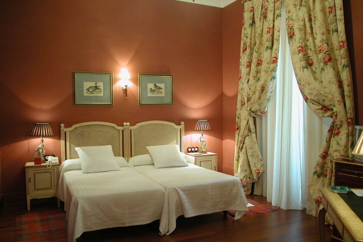 minibar, in-room safe, individually decorated, individually furnished