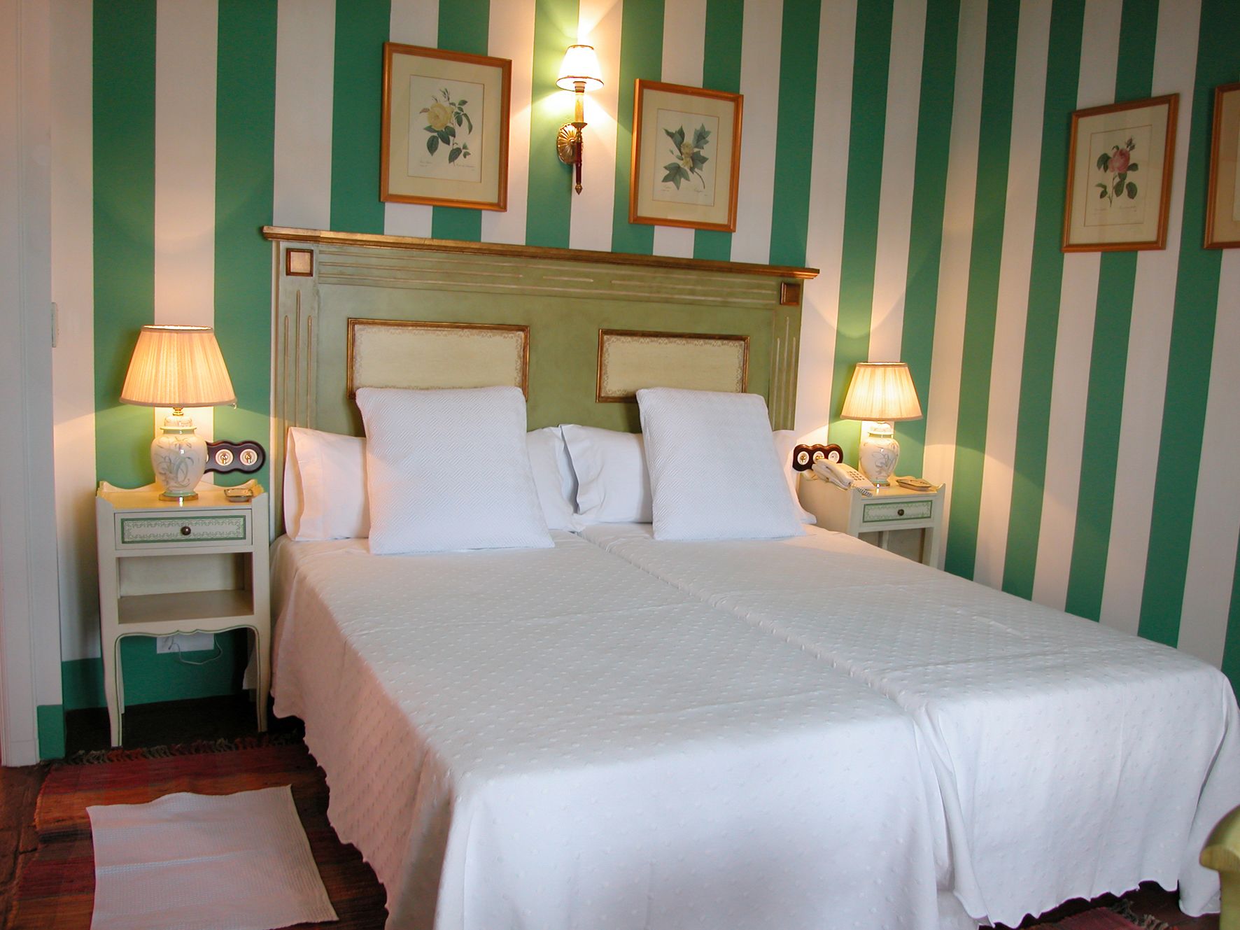 minibar, in-room safe, individually decorated, individually furnished