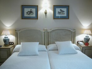 Minibar, in-room safe, individually decorated, individually furnished