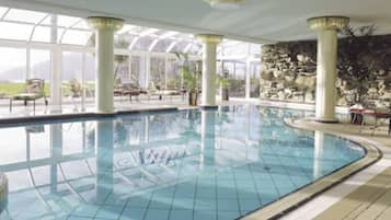 Indoor pool, sun loungers