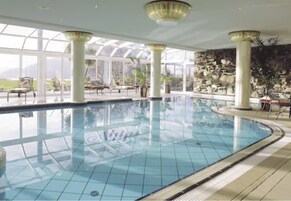 Indoor pool, sun loungers