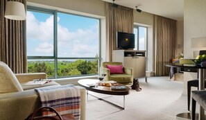 Superior Room, Garden View | 1 bedroom, Egyptian cotton sheets, hypo-allergenic bedding