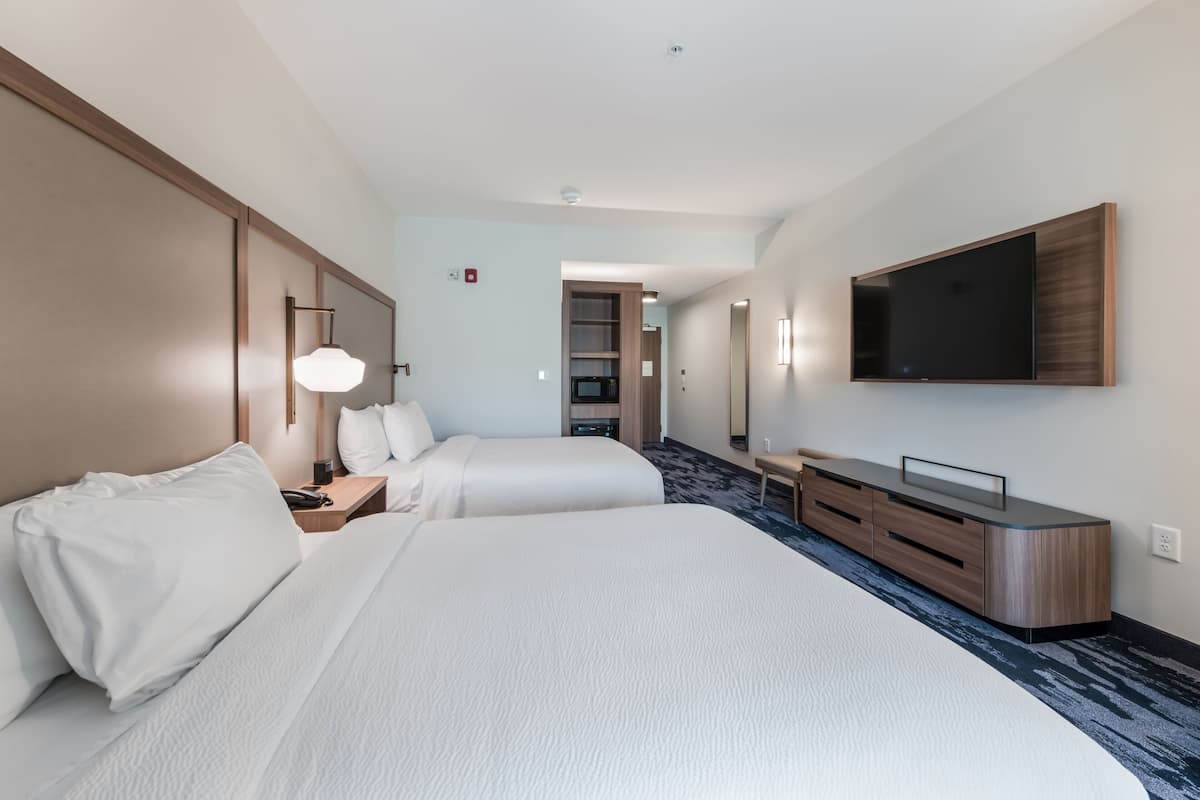 desk, laptop workspace, iron/ironing board, free wifi