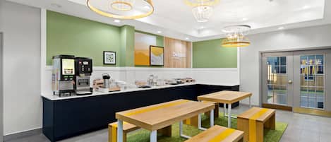 Free daily continental breakfast