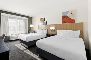 In-room safe, desk, blackout curtains, iron/ironing board - Spark by Hilton Panama City Beach (Panama City Beach)